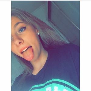 Meet your Posher, Chloe